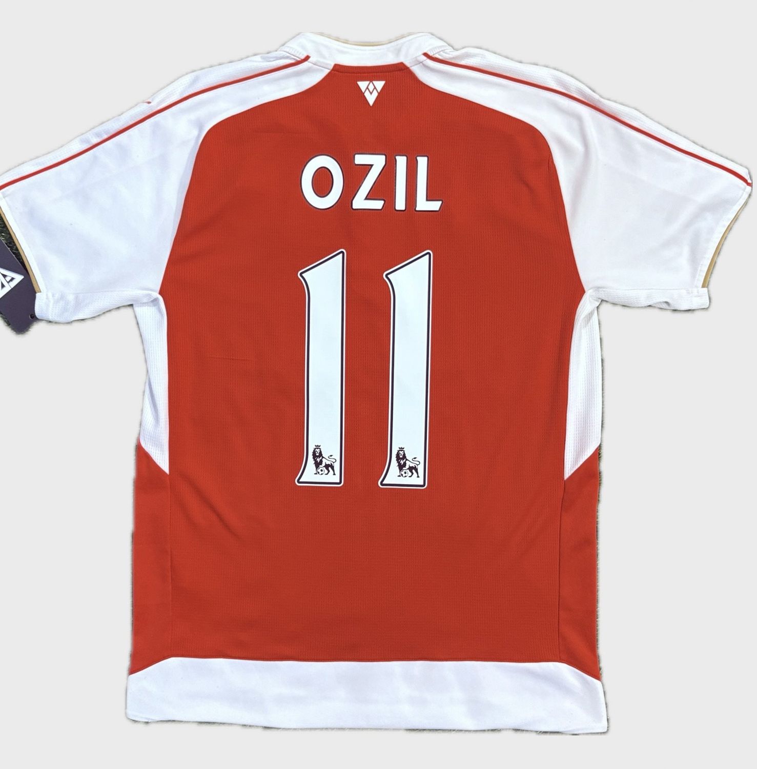2015-2016 ARSENAL HOME SHIRT OZIL #11 - (M)