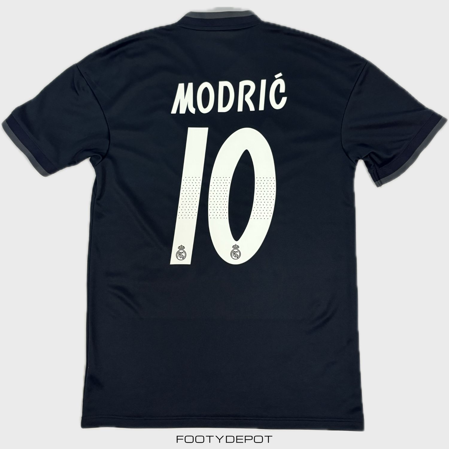 2018-2019 REAL MADRID THIRD SHIRT MODRIC #10 - (S)