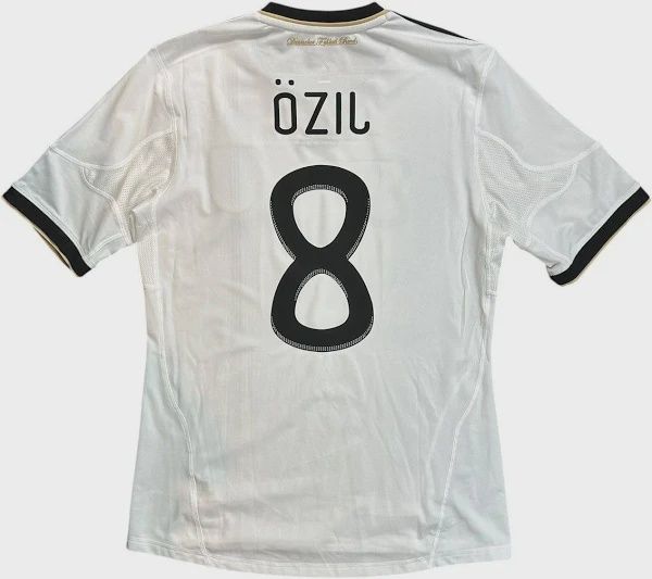 2010-2011 GERMANY HOME SHIRT OZIL #8 - (M)