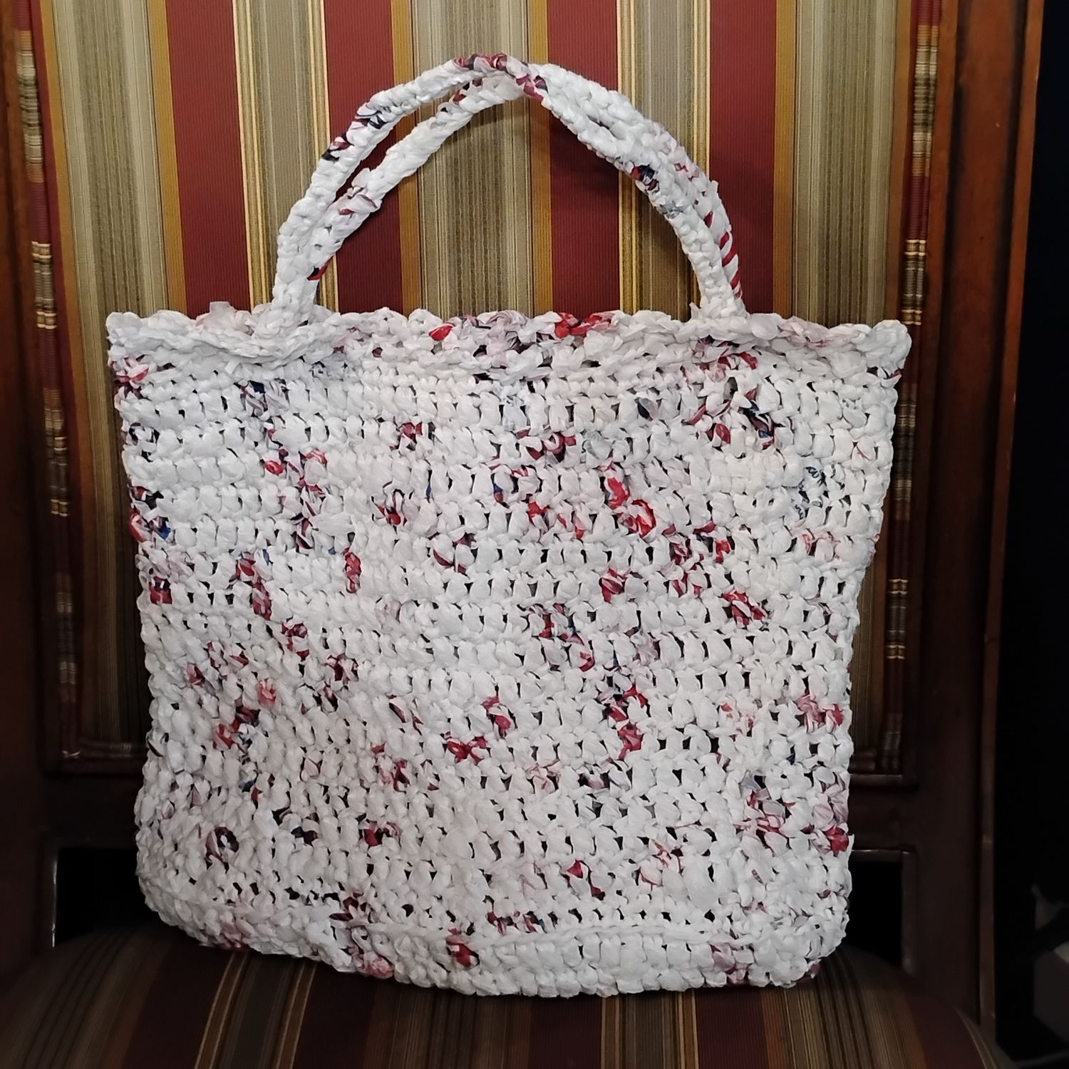 White, Blue &amp; Red Plarn Tote 11&quot; x 11&#39;