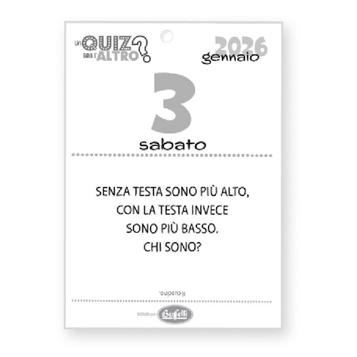 Calendario classico "Un quiz tira l'altro" con base in legno