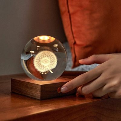 Lampada Amber in cristallo 3D con Dente di Leone