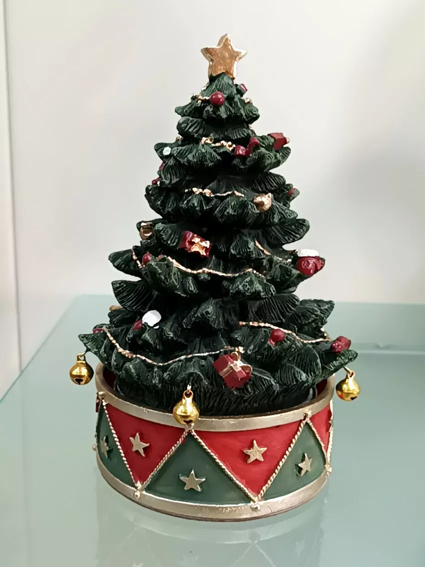 CARILLON ALBERO RESINA DIA.12XH18CM
