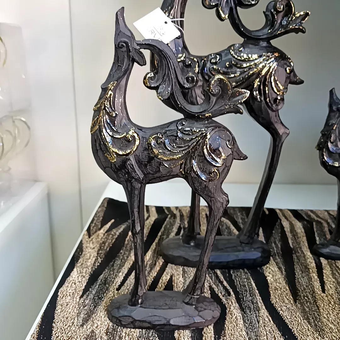 CERVO RESINA NERO/ORO 11XH23CM