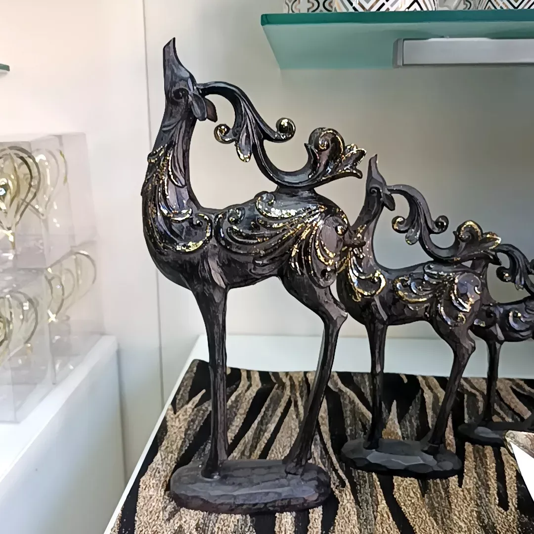 CERVO RESINA NERO/ORO 14XH30CM