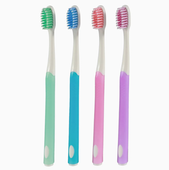 Cepillo de dientes de viaje en nilón suave con mango TPE