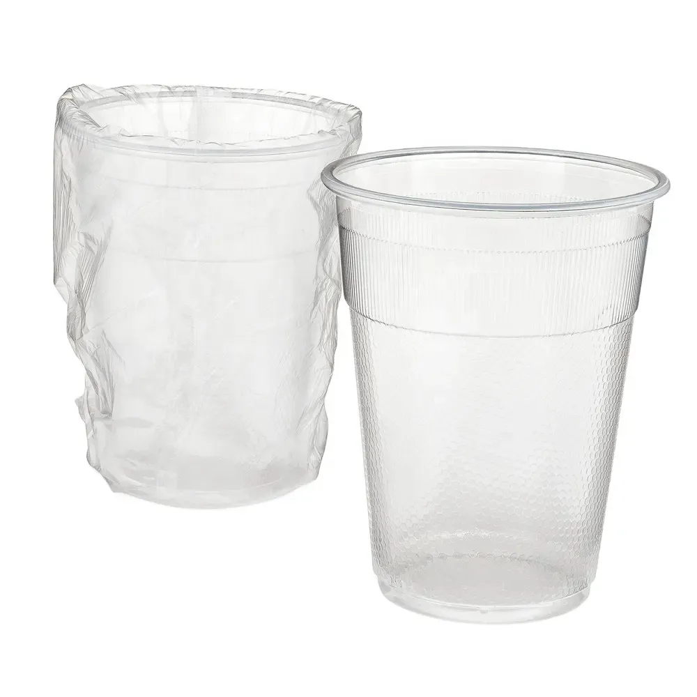 Vasos plásticos individualmente empaquetados