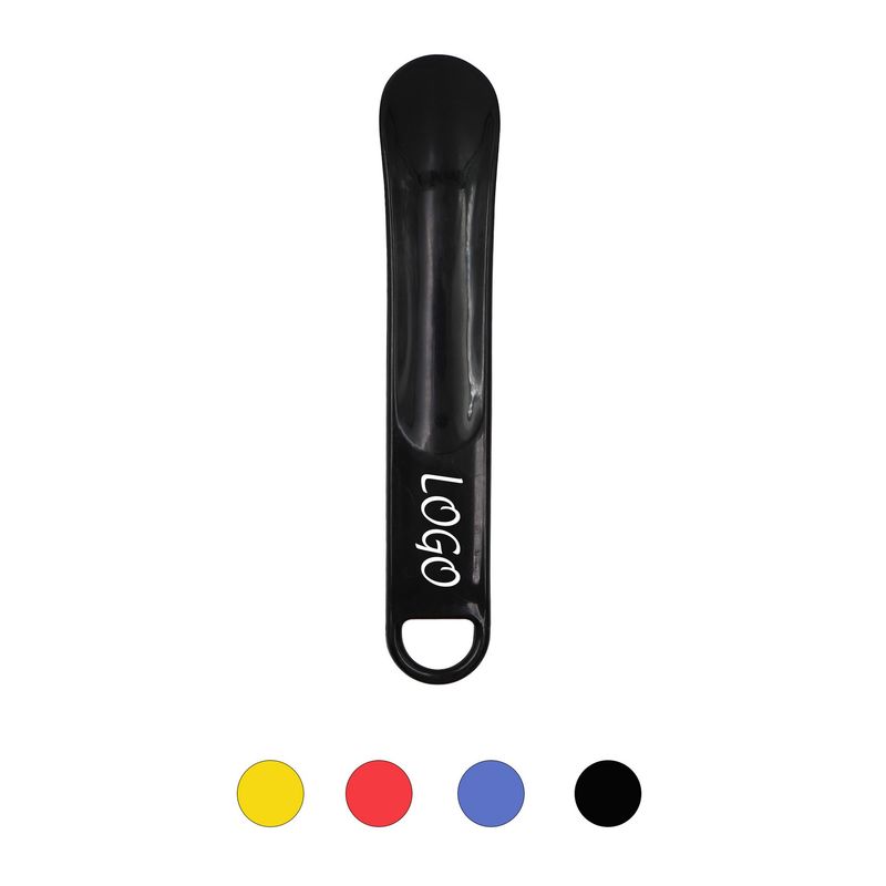 Short shoehorn for putting on shoes