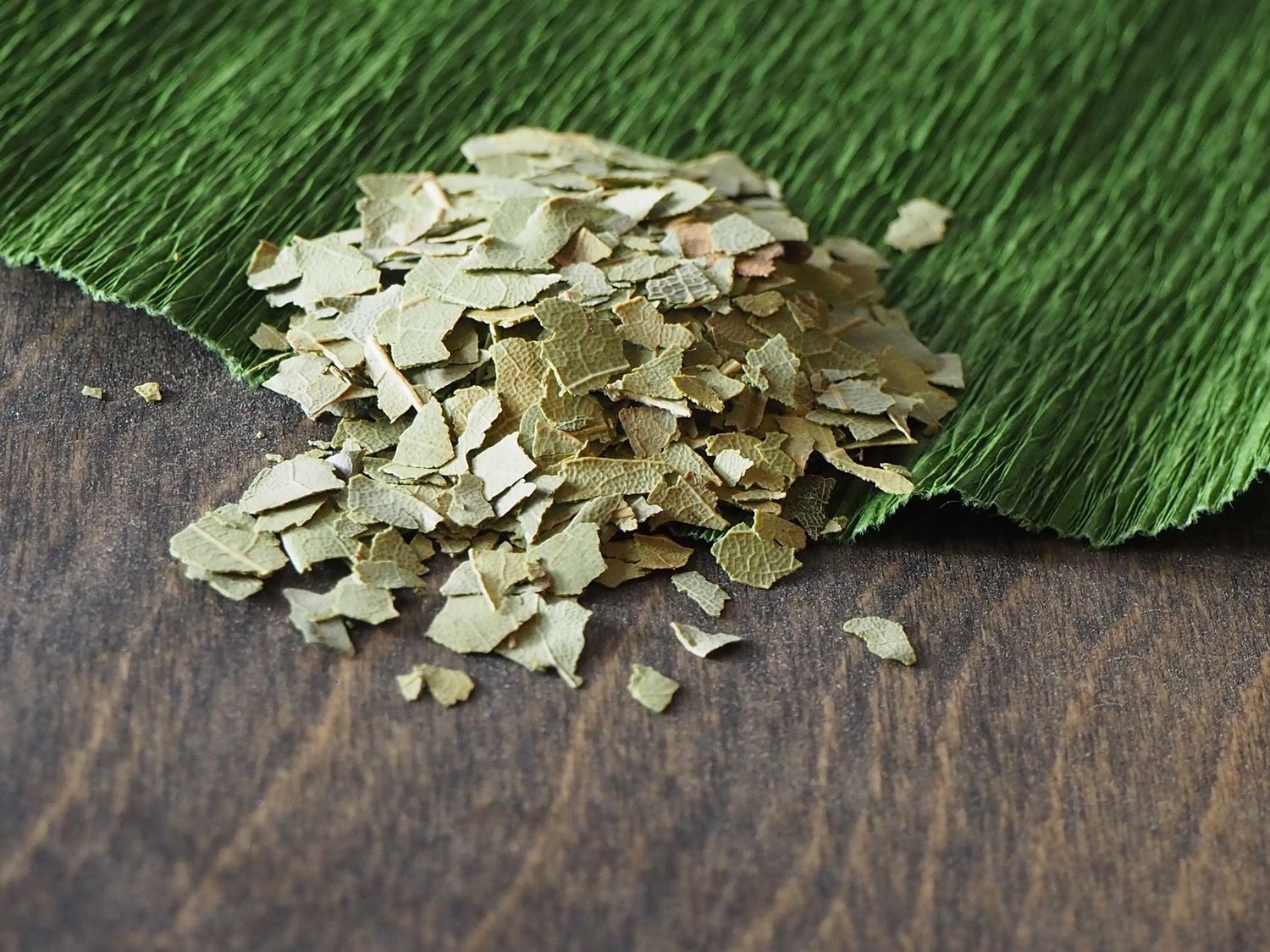 Bay Leaves Cut