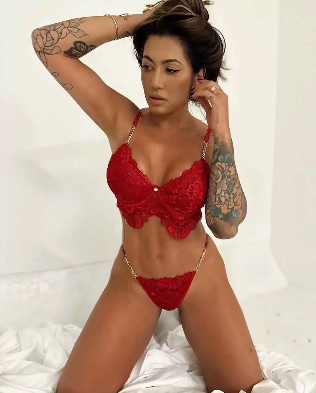 Adele Lingerie