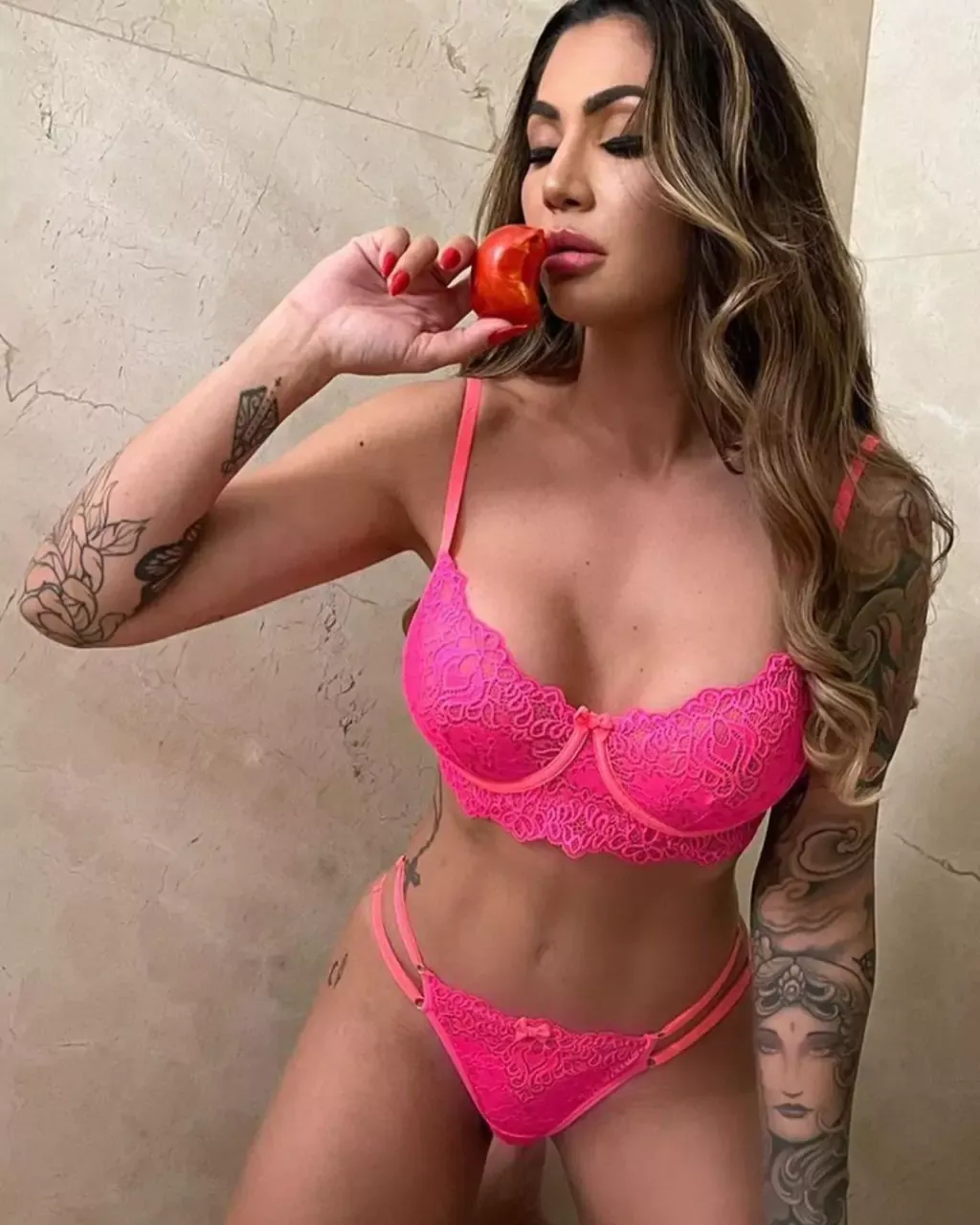 Emily Lingerie