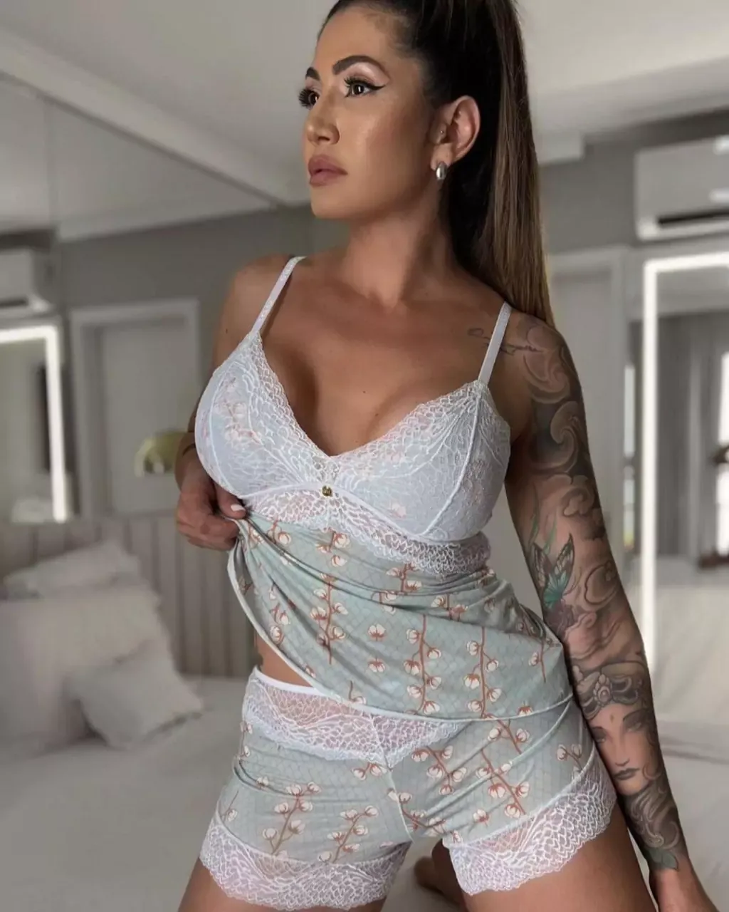 Nay Shorts Set