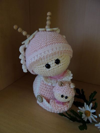 Funny Snail Shelly met baby