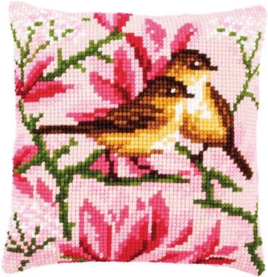 Kruissteekkussen Vogeltjes tussen Magnolia