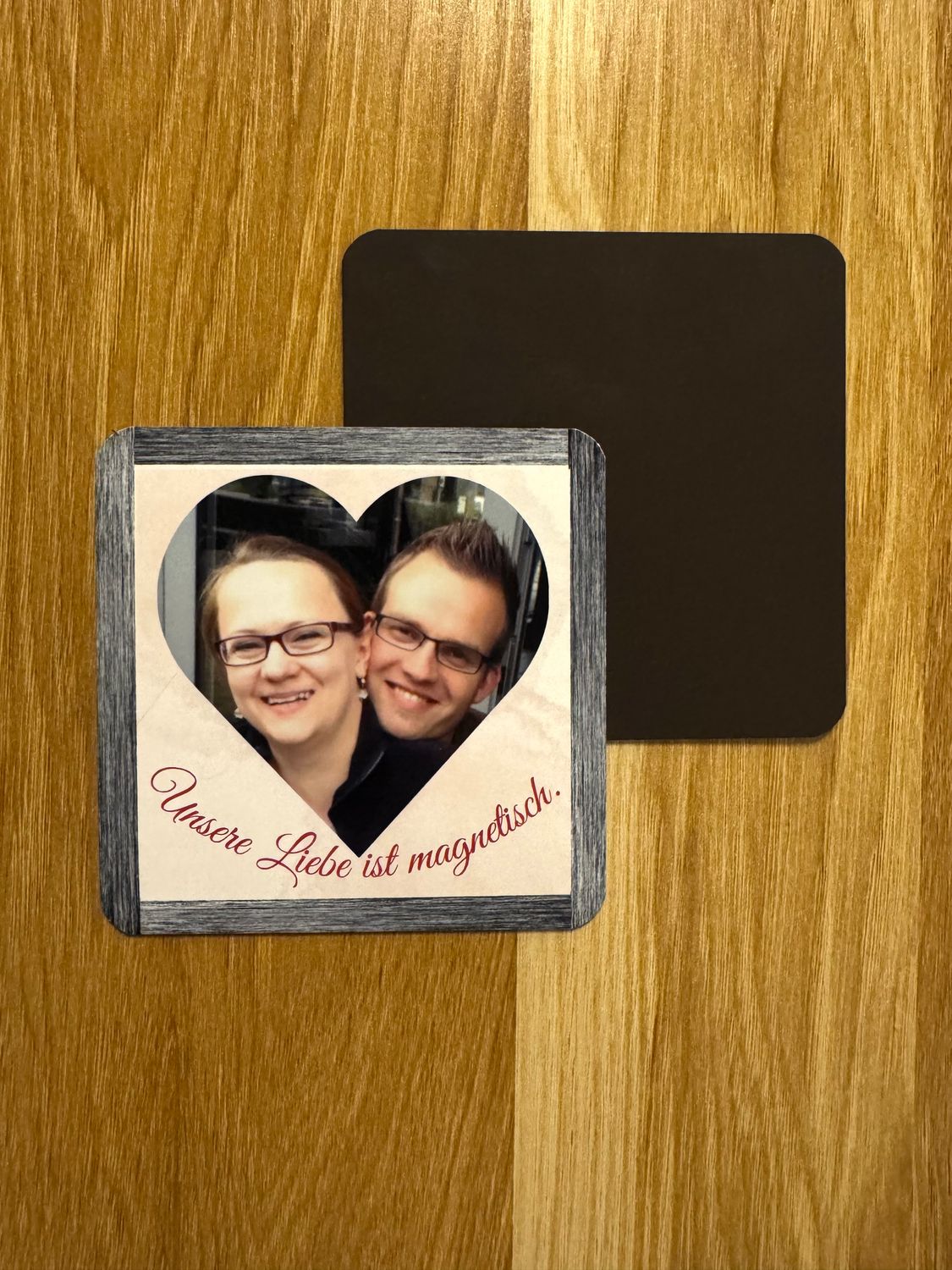 1 Flexi-Fotomagnet mit Herzmotiv und Spruch