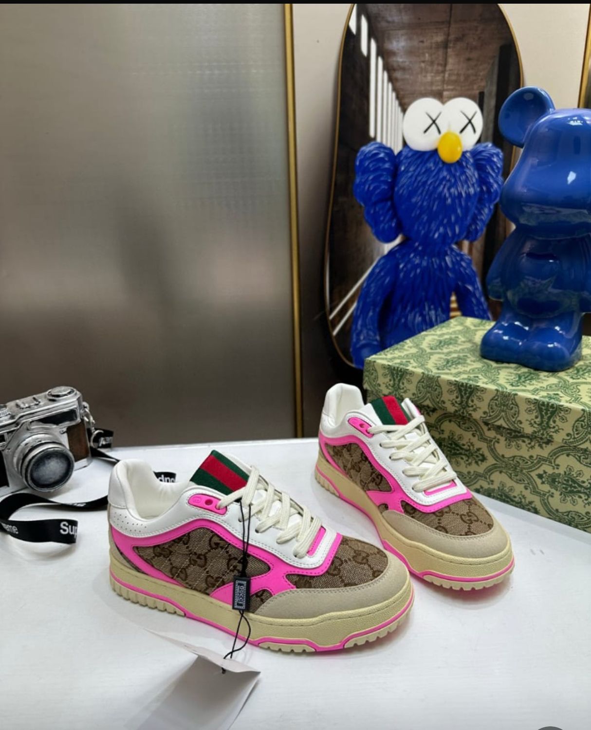 HOT PINK G SNEAKERS