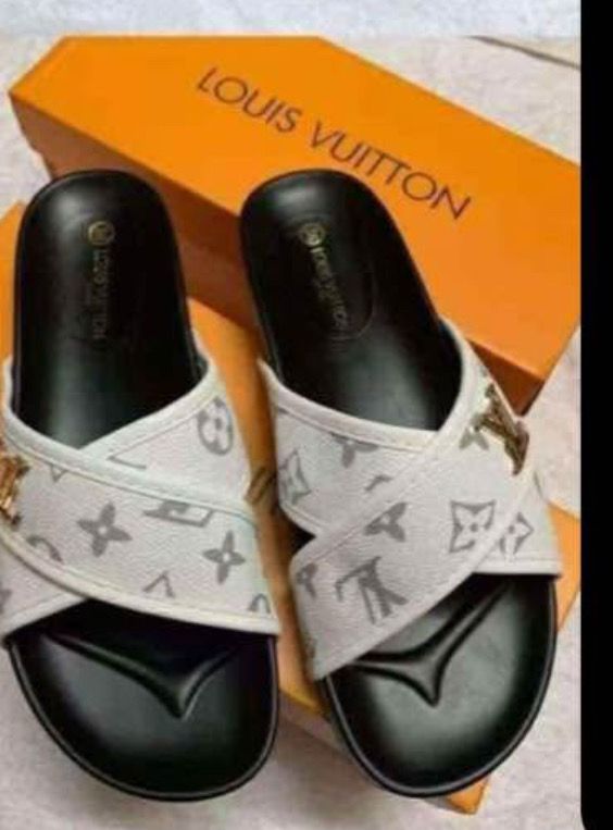 THE L SLIDE ( WHITE)