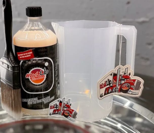 LvLUp ZESTAW do czyszczenia opon NOWA WERSJA (1000ml)