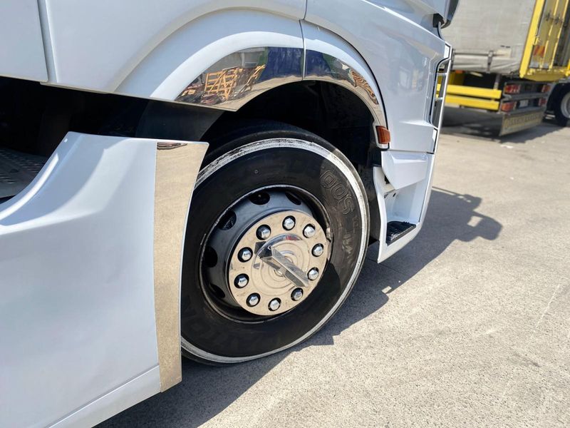 Mercedes Actros Mp4/Mp5 nakładki na nadkola INOX
