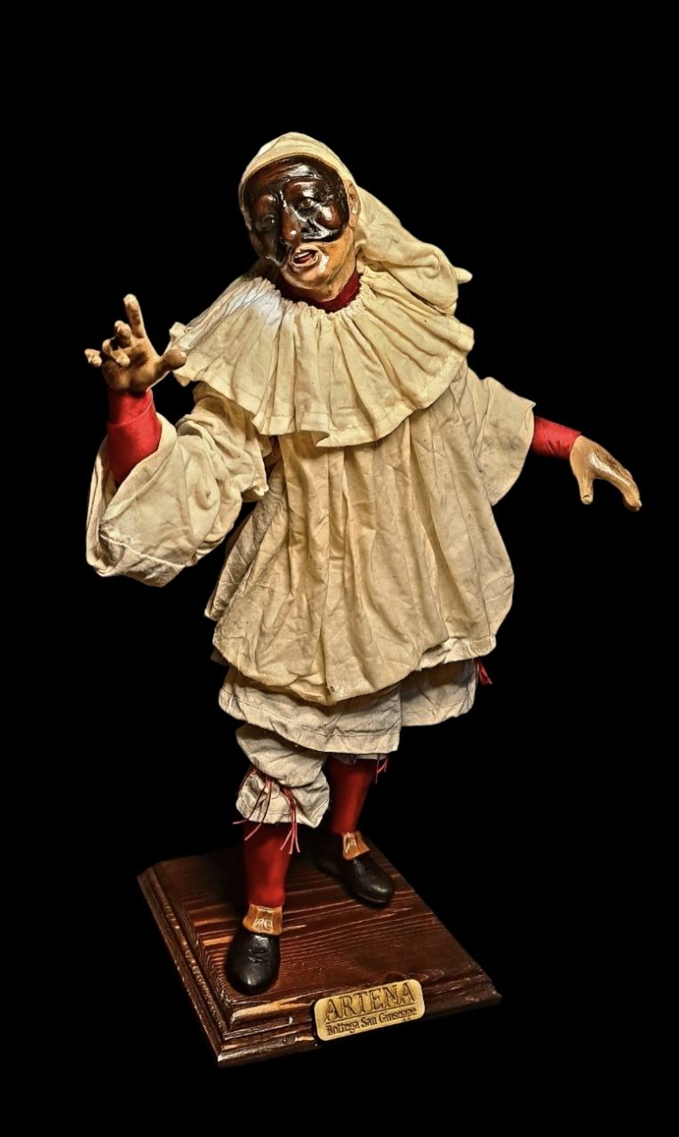 Pulcinella statuetta in terracotta mis. 35 cm