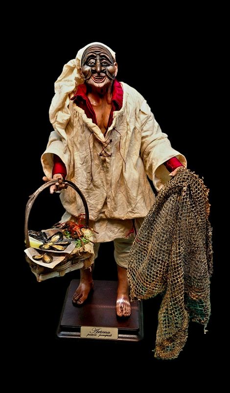 Pulcinella Fisherman with Basket of Fish 35 cm - Bottega Fortunato