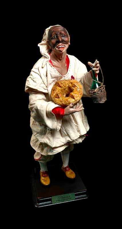 Pulcinella del Lunes de Pascua con casatiello - tamaño 35 cm