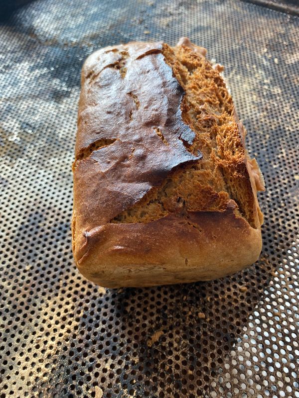 Chleb żytni z orzechami włoskimi