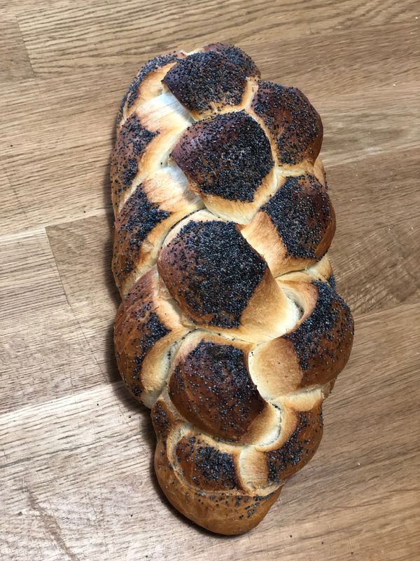 Chałka pszenna z sezamem