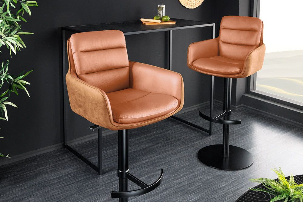 Tabouret de bar BIG GEORGE avec accoudoirs, revêtement en similicuir cognac, pivotant et réglable en hauteur - 46177