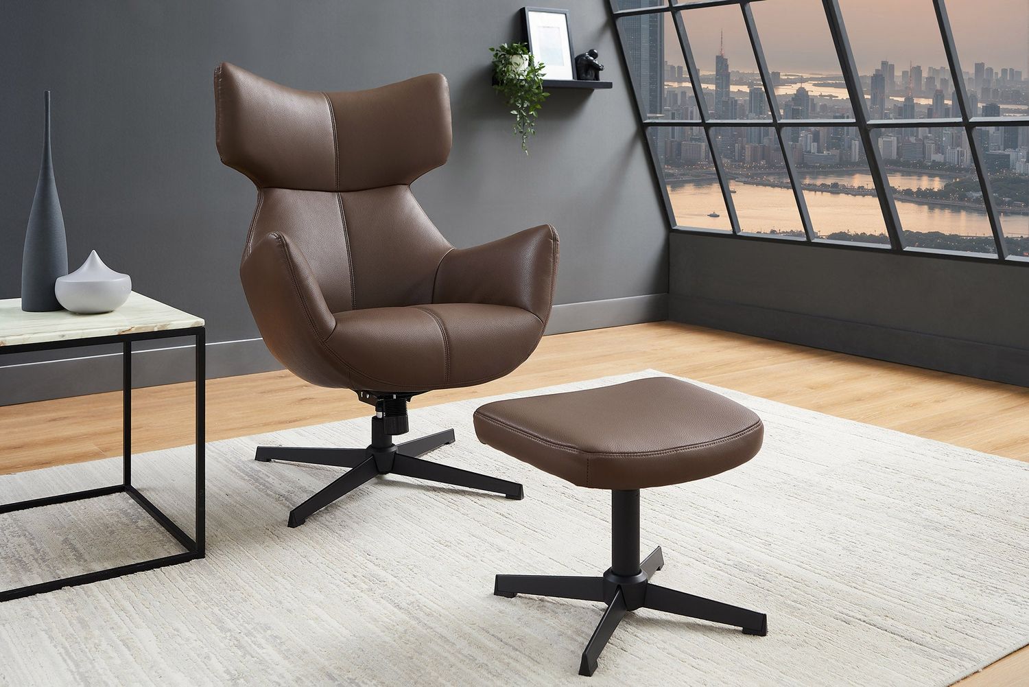 Fauteuil VOGUE pivotant à 360° en similicuir marron avec structure en métal noir - 47720