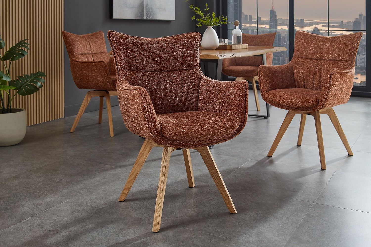 Fauteuil pivotant VOGUE 360° avec accoudoirs, revêtement en tissu texturé marron rouille et structure en chêne naturel - 47706