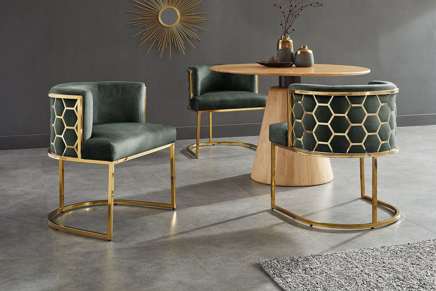 Chaise ELEGANCE en velours vert avec structure en acier inoxydable doré - 47500