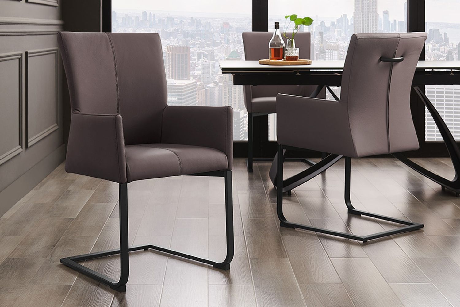 Fauteuil cantilever SAMSON avec poignée et accoudoirs, cuir gris taupe - 45175