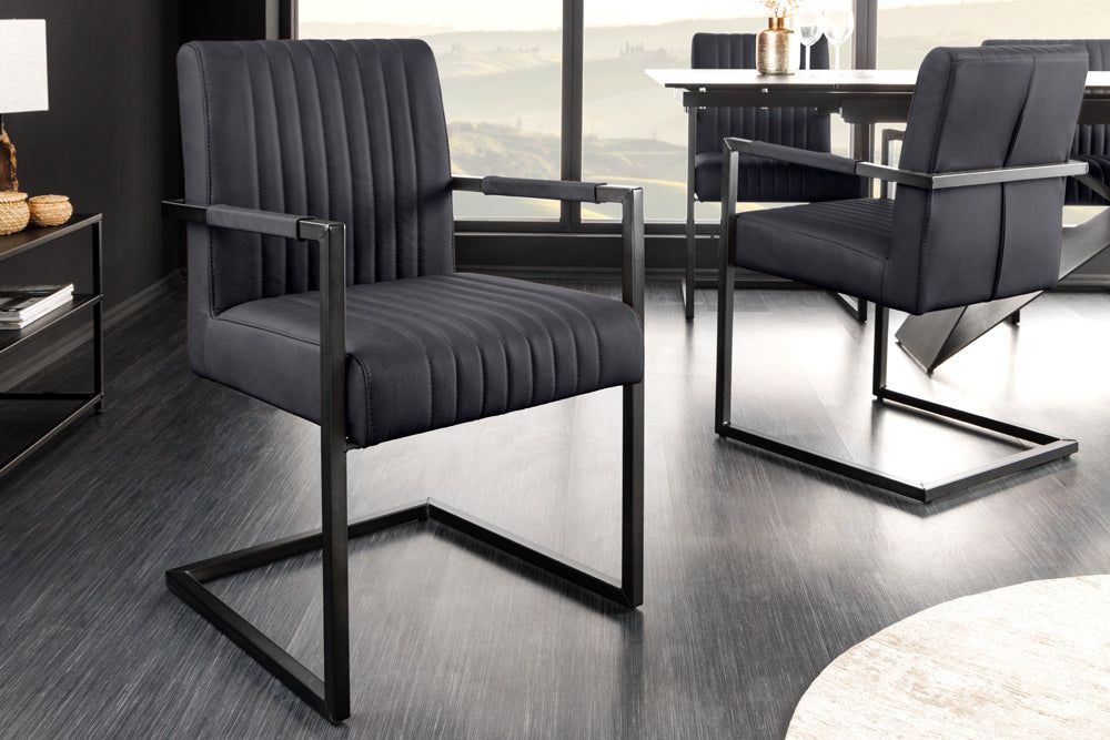 Fauteuil cantilever BIG ASTON avec accoudoirs, structure à ressorts, pieds en métal noir, revêtement en cuir noir - 44533