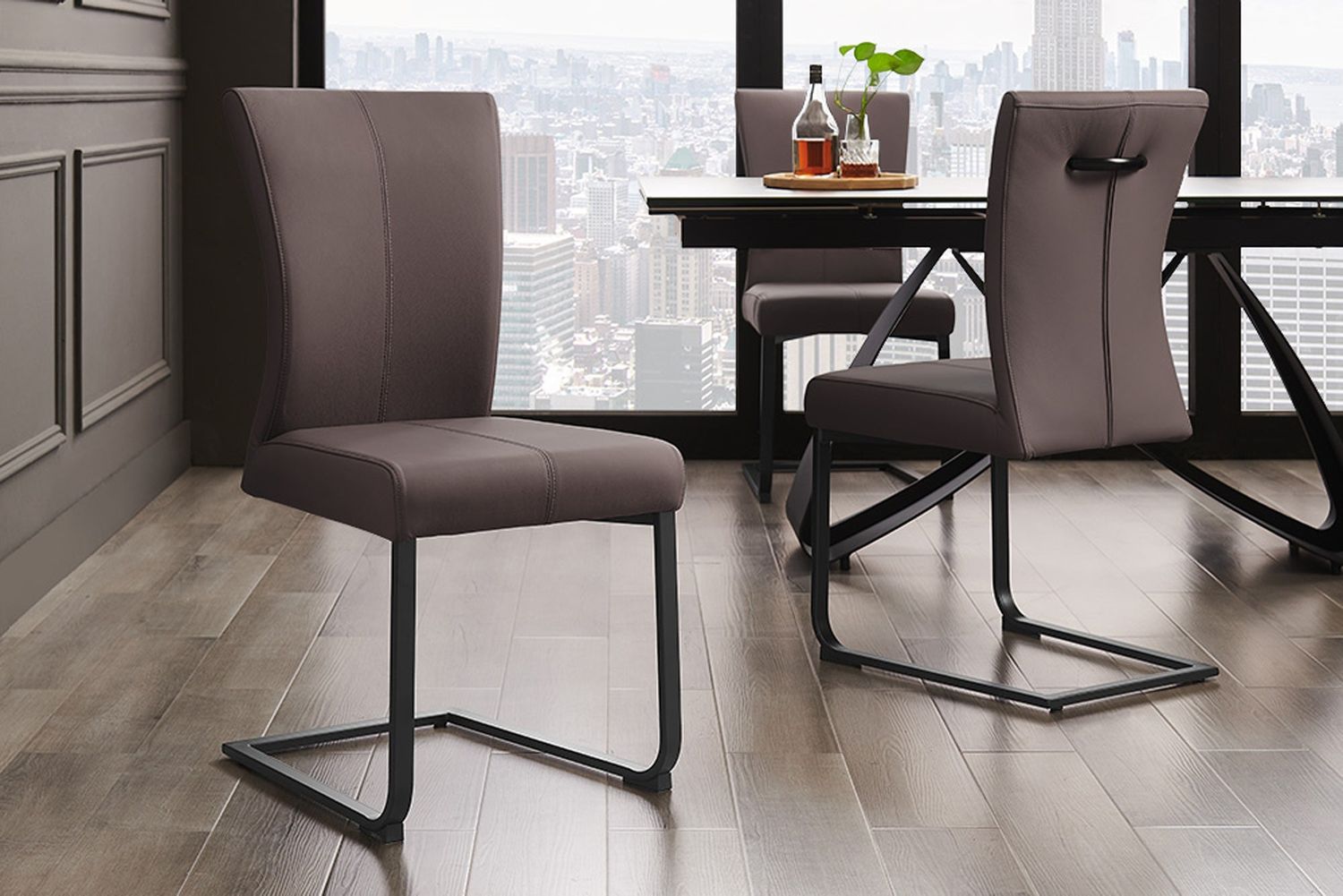 Fauteuil cantilever SAMSON en cuir véritable gris taupe avec poignée noire - 45173
