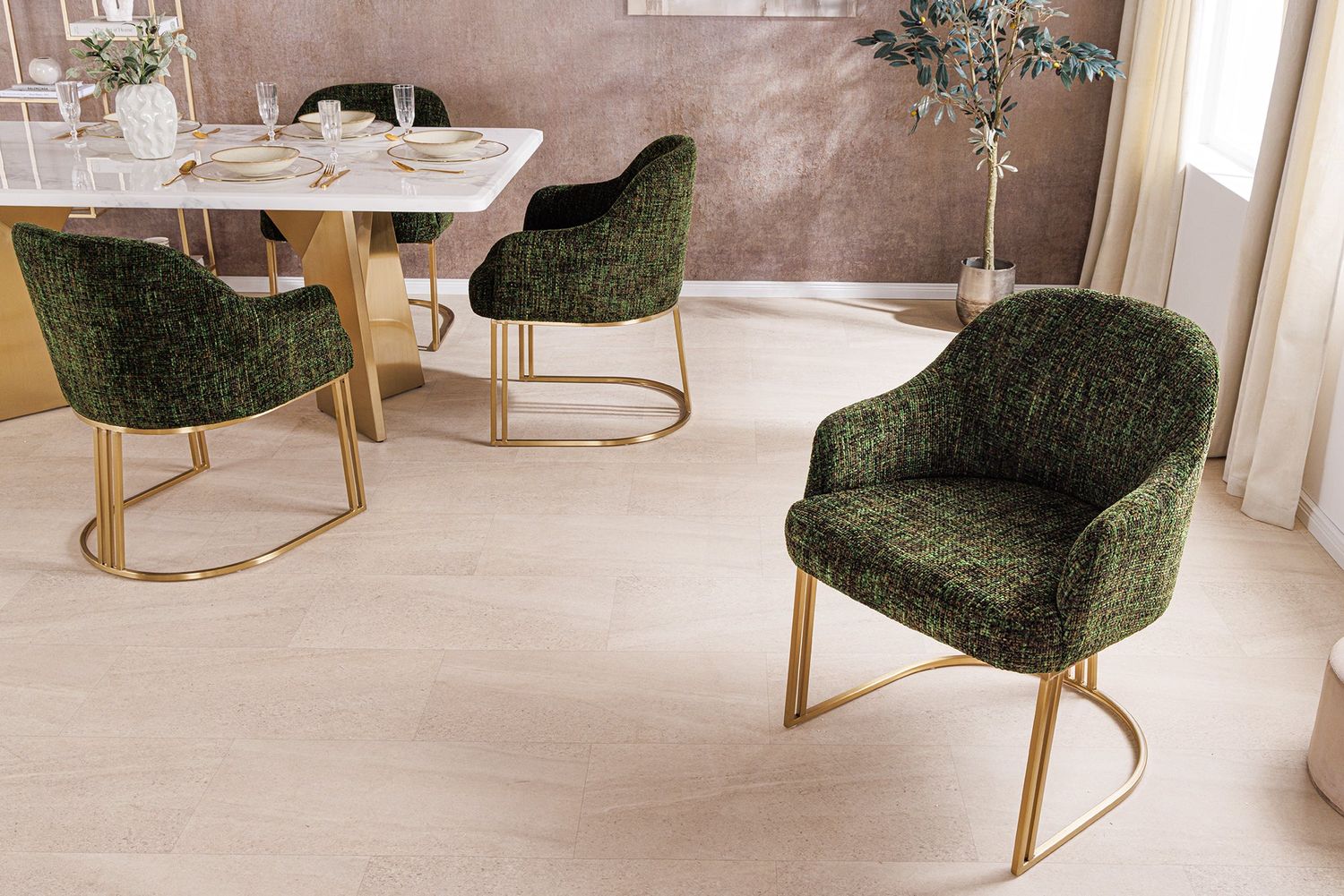 Fauteuil EXTRAVAGANCIA en tissu chenille vert foncé avec accoudoirs et structure dorée champagne - 45928