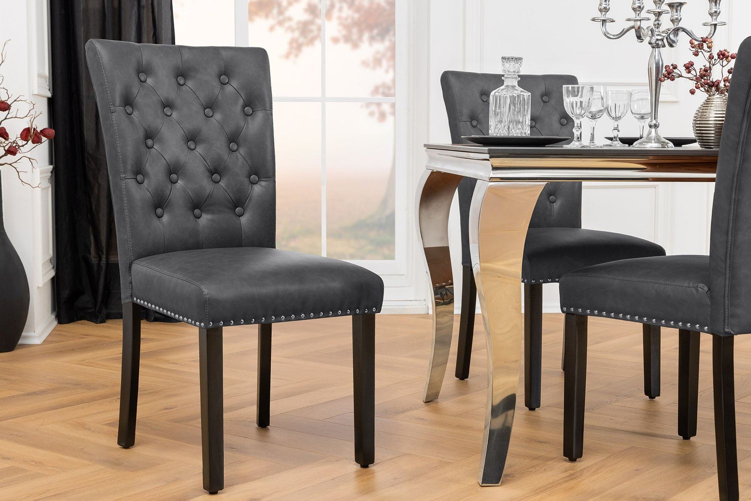 Fauteuil CASTLE en similicuir noir vintage matelassé, style Chesterfield - 44588