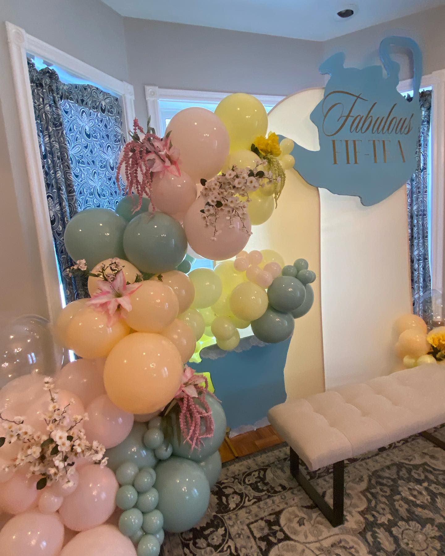 Grab and Go Balloon Garland