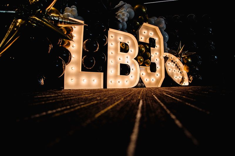 Arches, Garlands and Columns