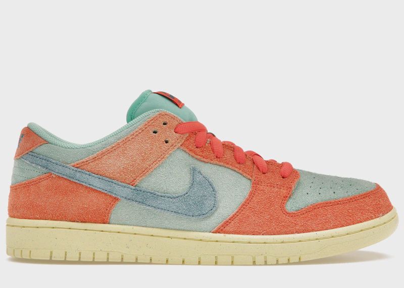 Nike Sb Dunk Low Orange Emerald Rise • New