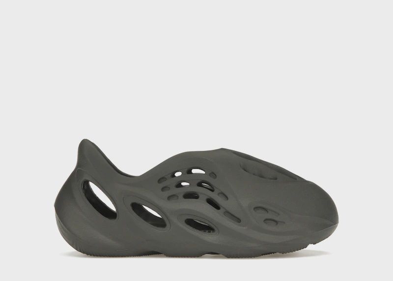 adidas Yeezy Foam Rnr Carbon • New