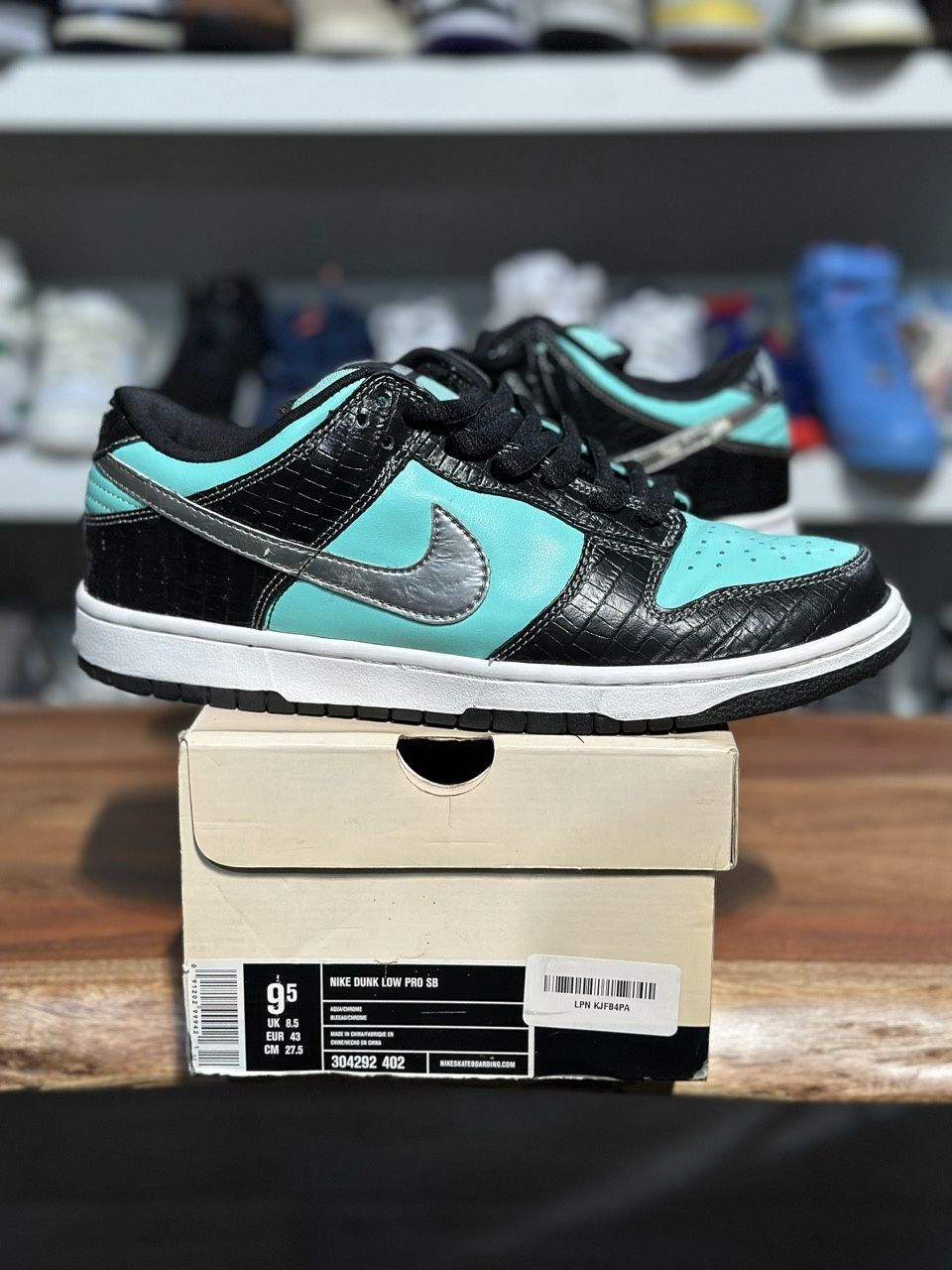 Nike SB Dunk Low Diamond Supply Co.  • Pre-Owned, Shoe Size: US M 9.5, Product Condition: Pre-Owned