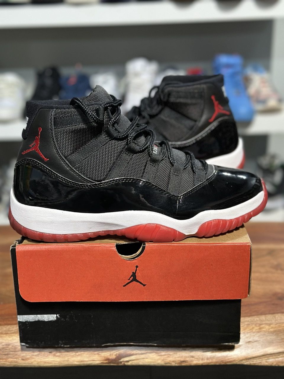 Jordan 11 Retro Playoffs Bred (2019) • Pre-Owned, Shoe Size: US M 10, Product Condition: Pre-Owned