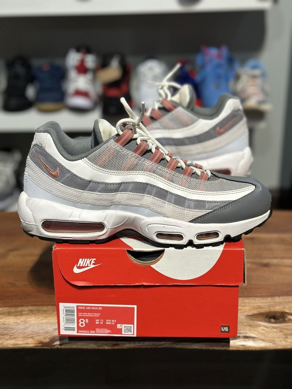 Nike Air Max 95 Vast Grey Red Stardust Pre- Owned, Shoe Size: US M 8.5, Product Condition: Pre-Owned