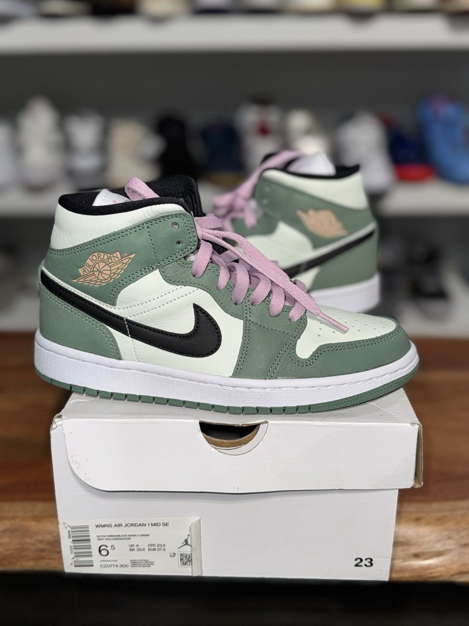 Jordan 1 Mid Dutch Green (W) - Pre-Owned, Shoe Size: US W 6.5, Product Condition: Pre-Owned