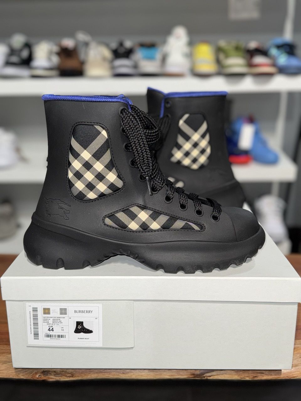 Burberry Black Rubber Boulder Boots • Pre-Owned, Shoe Size: US M 11, Product Condition: Pre-Owned