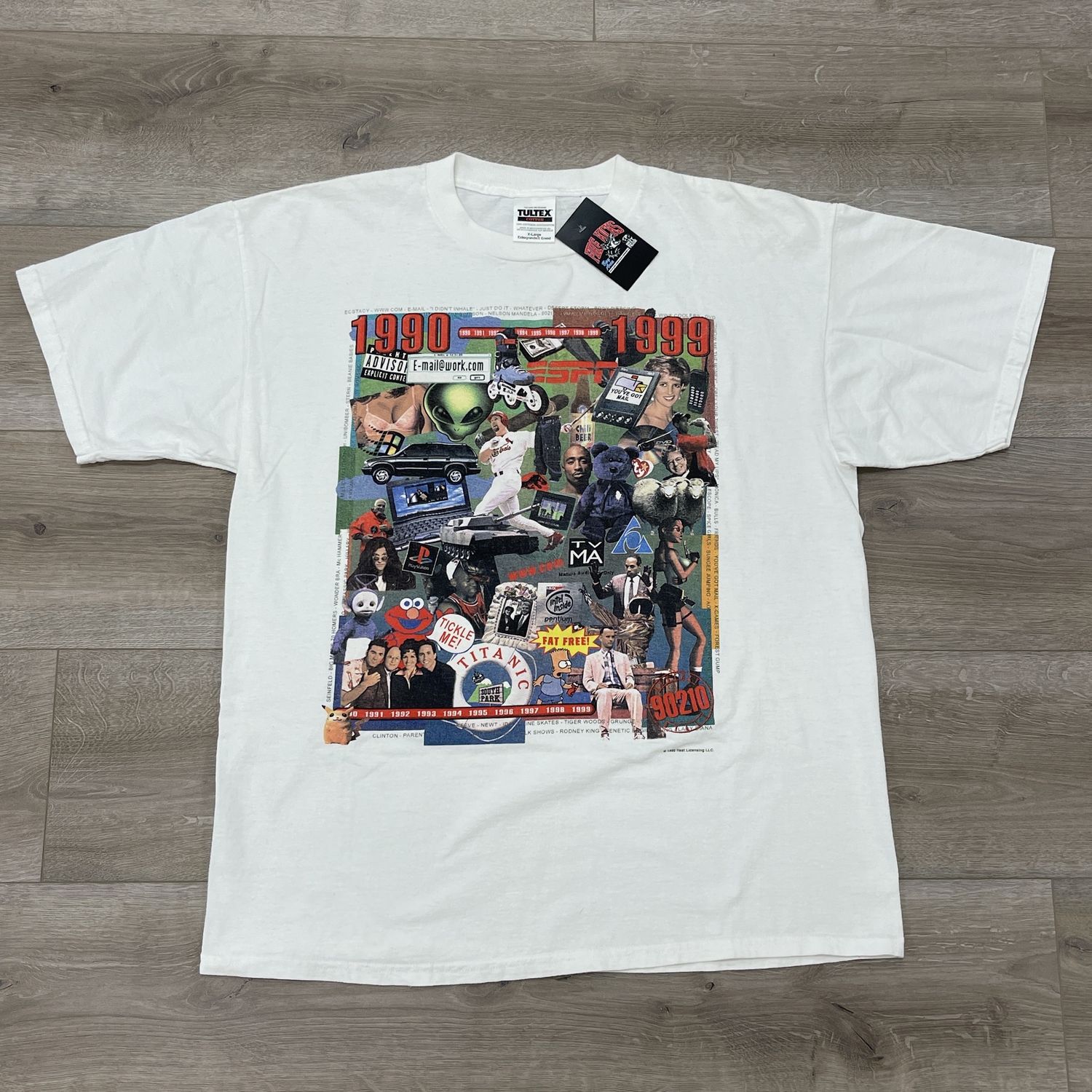 Vintage 1999 90’s Nostalgia Collage Tee Size XL Pre-Owned