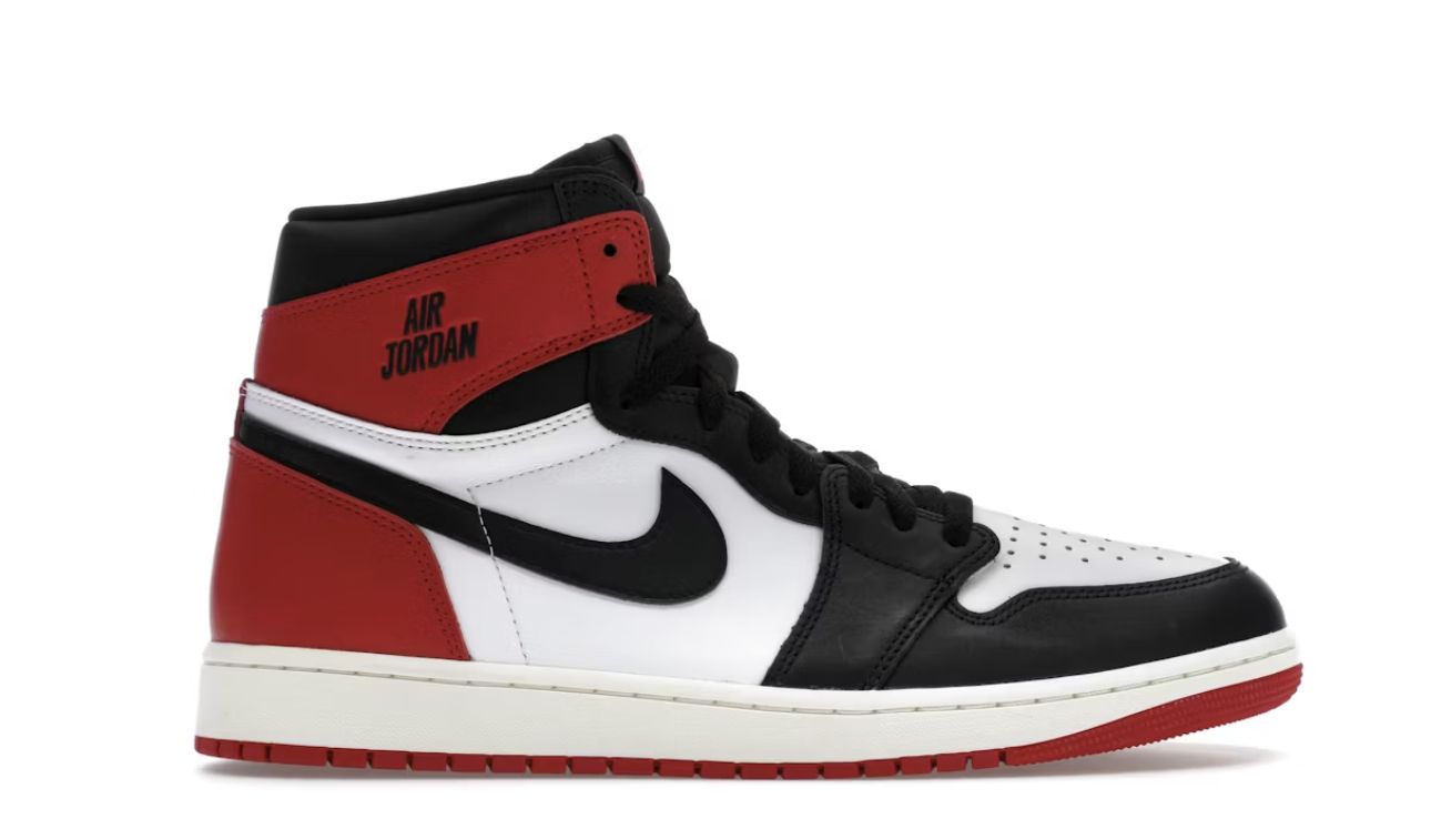 Jordan 1 Retro High OG Black Toe Reimagined • Pre-Owned