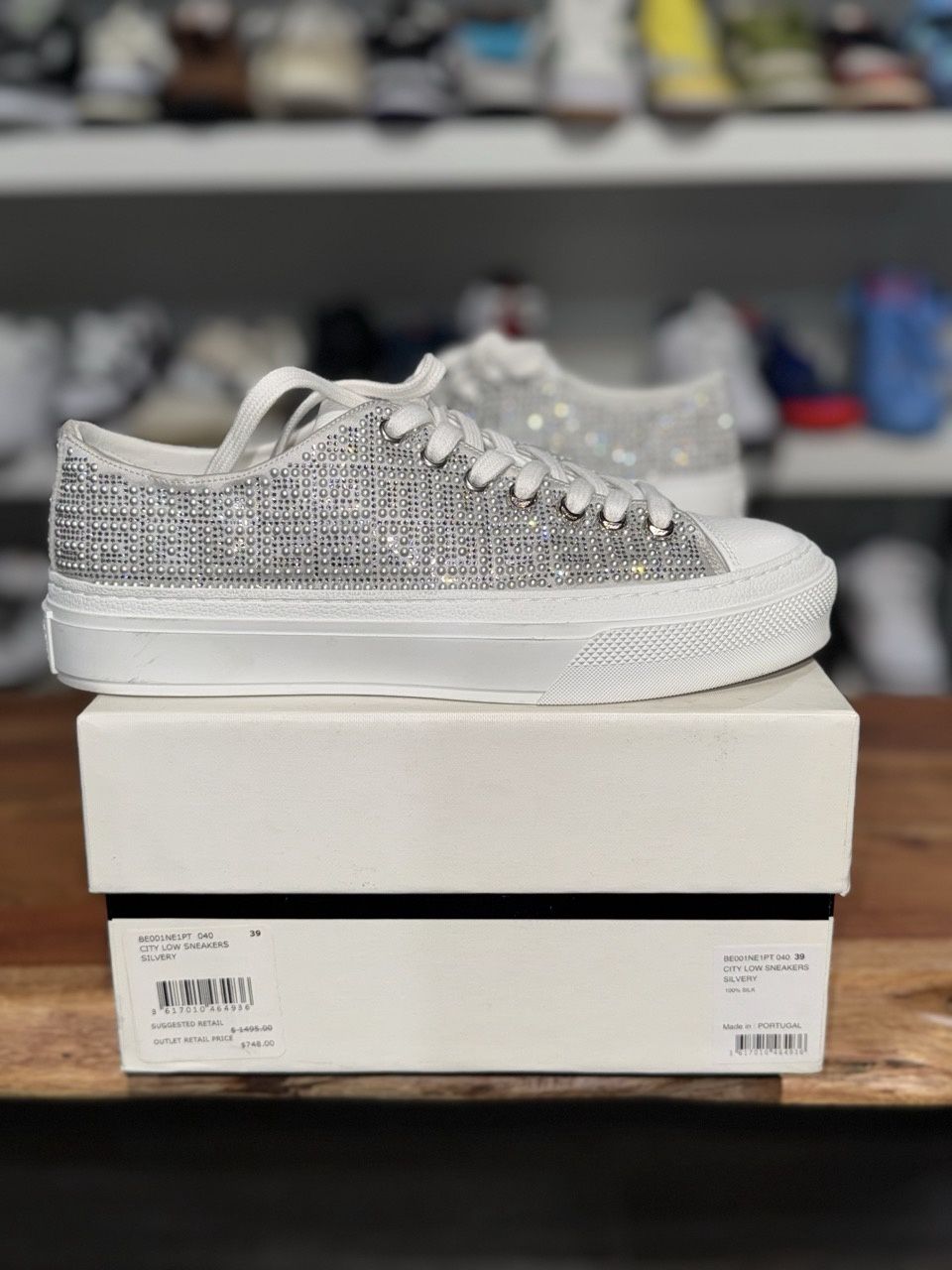 Givenchy City Low Sneaker Silvery • Pre-Owned, Shoe Size: US W 8.5, Product Condition: Pre-Owned