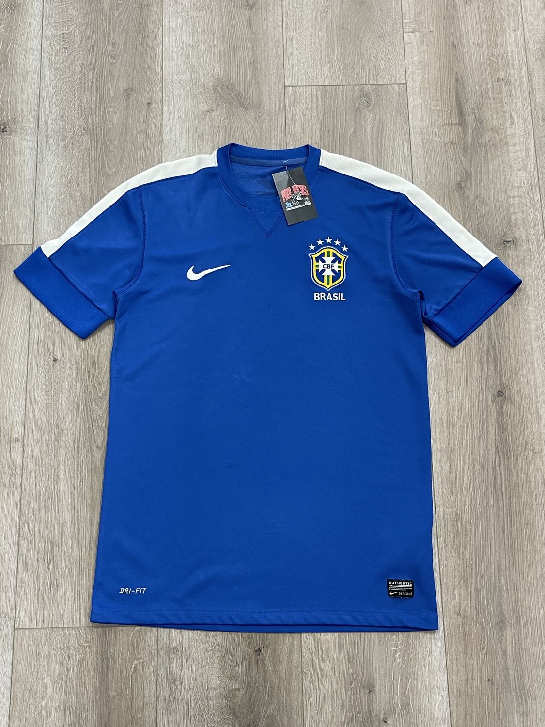 Nike Men&#39;s Brazil 13/14 Away Jersey Royal/White size Medium Pre-Owned